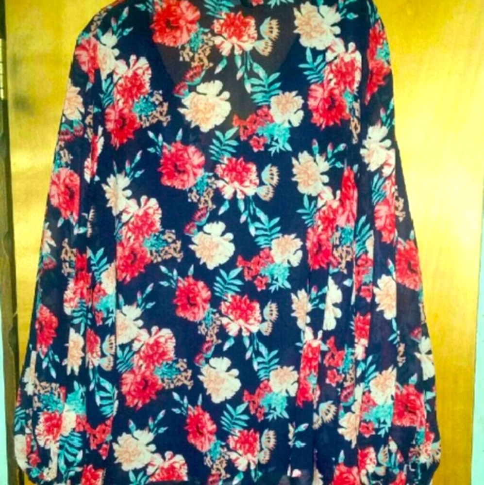 Dark blue shirt with pink flowers. Size 2X